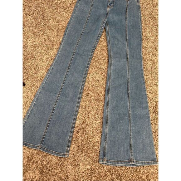 Modcloth The Bianca Flared Leg Retro Style Light Blue Jeans Front Seams Size 8 - Picture 11 of 12